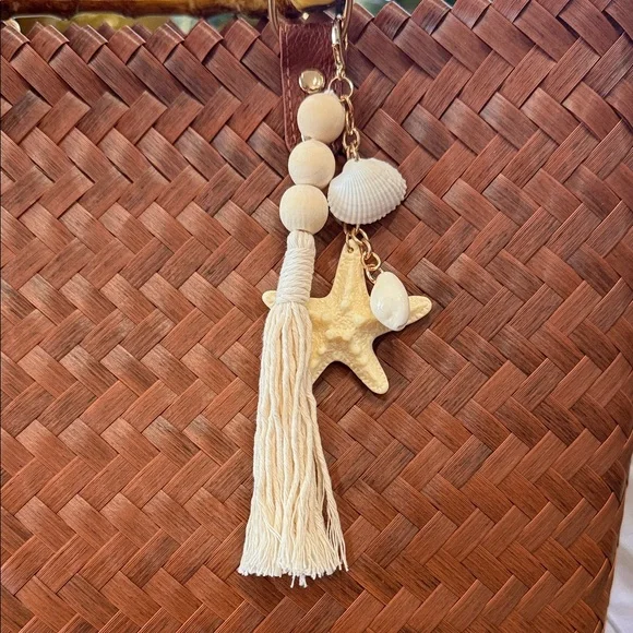 NWT Tommy Bahama Woven Basket Tote Bag Bamboo Handle Starfish Charm - Picture 6 of 16